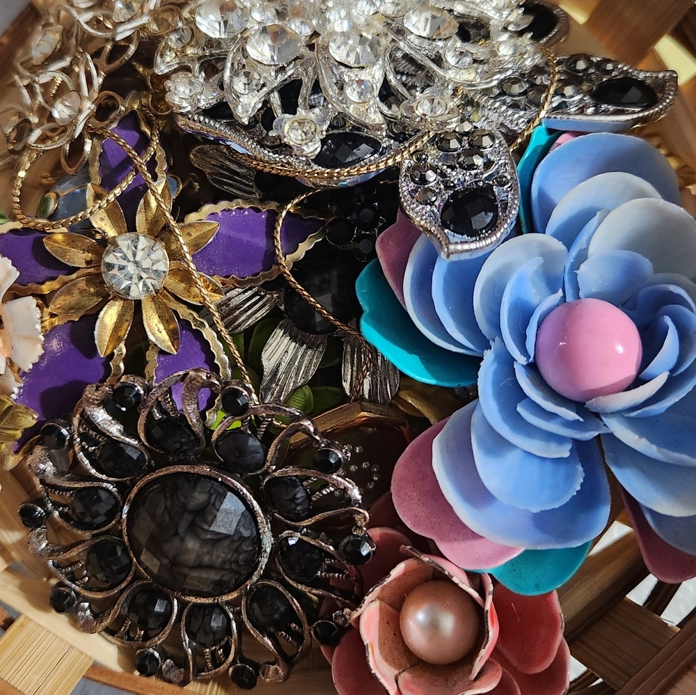 Reserved for @superbunnyfish Craft/Wear Jewelry Bundle